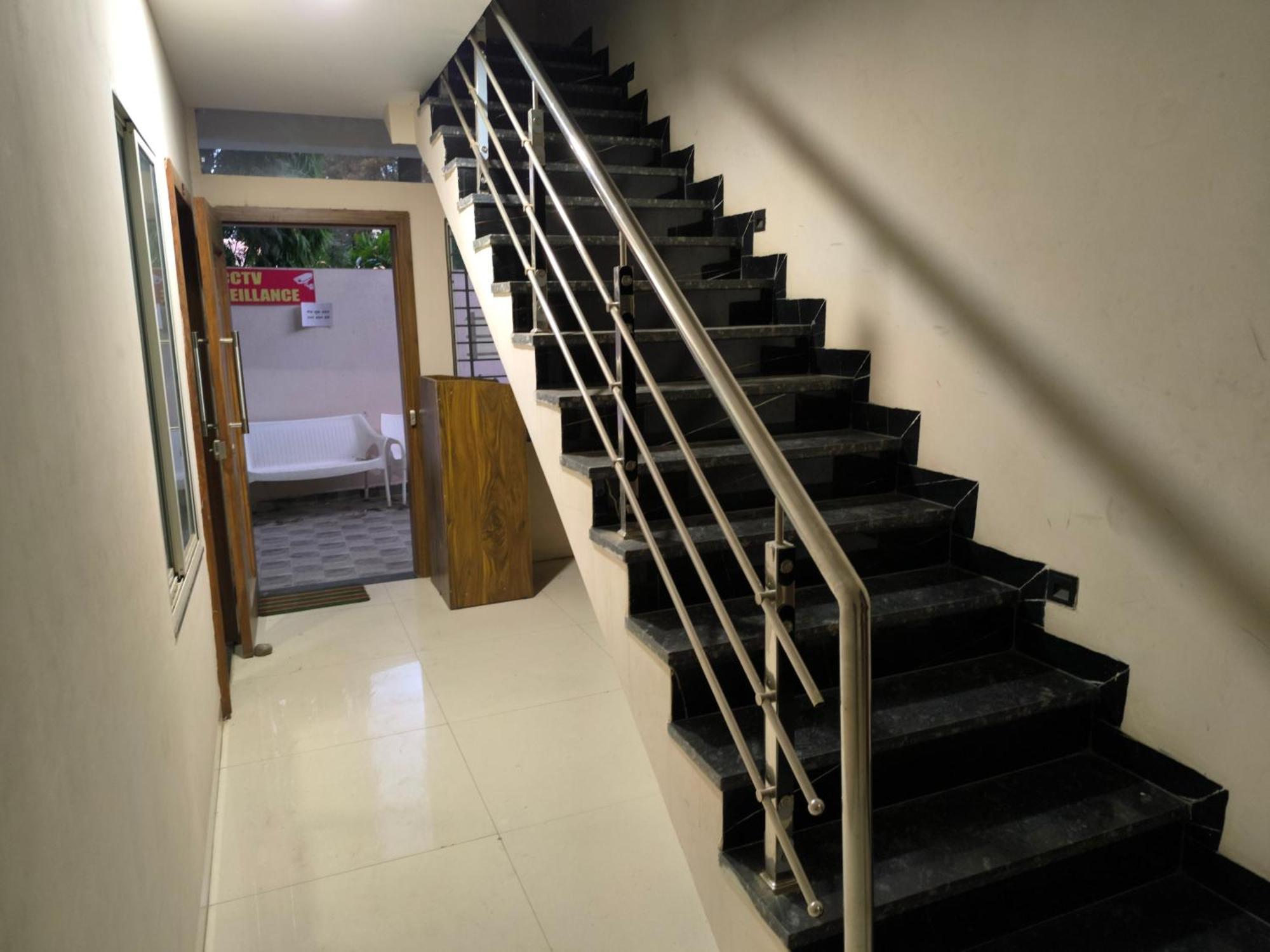 Orraica Stays Standard Living Indore Exterior photo